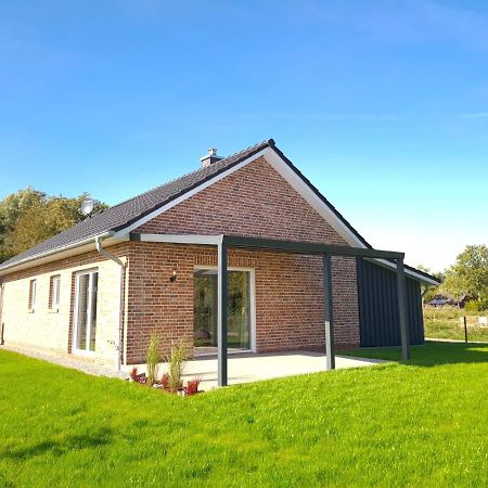 Haus Kuestenbrise - Urlaub Mit Hund An Der Kueste Mit Eigenen Garten, Sauna Und Gemuetlichen Kaminfeuer Schweiburg Luaran gambar
