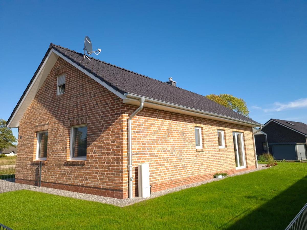 Haus Kuestenbrise - Urlaub Mit Hund An Der Kueste Mit Eigenen Garten, Sauna Und Gemuetlichen Kaminfeuer Schweiburg Luaran gambar